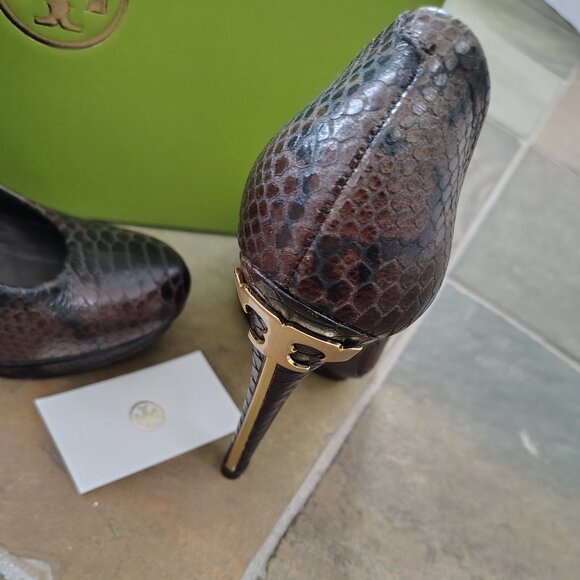 Tory Burch Heel Pump - Picture 3 of 7